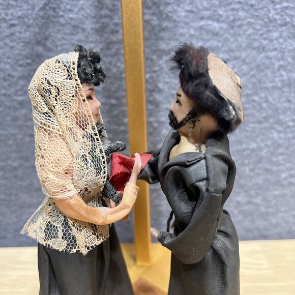 Vintage Dolls in Orthodox Jewish Costume Couple - Picture 2 of 6